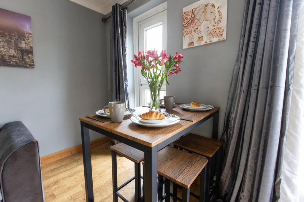 Apartamento Cul-De-Sac Creations Shrewsbury Exterior foto